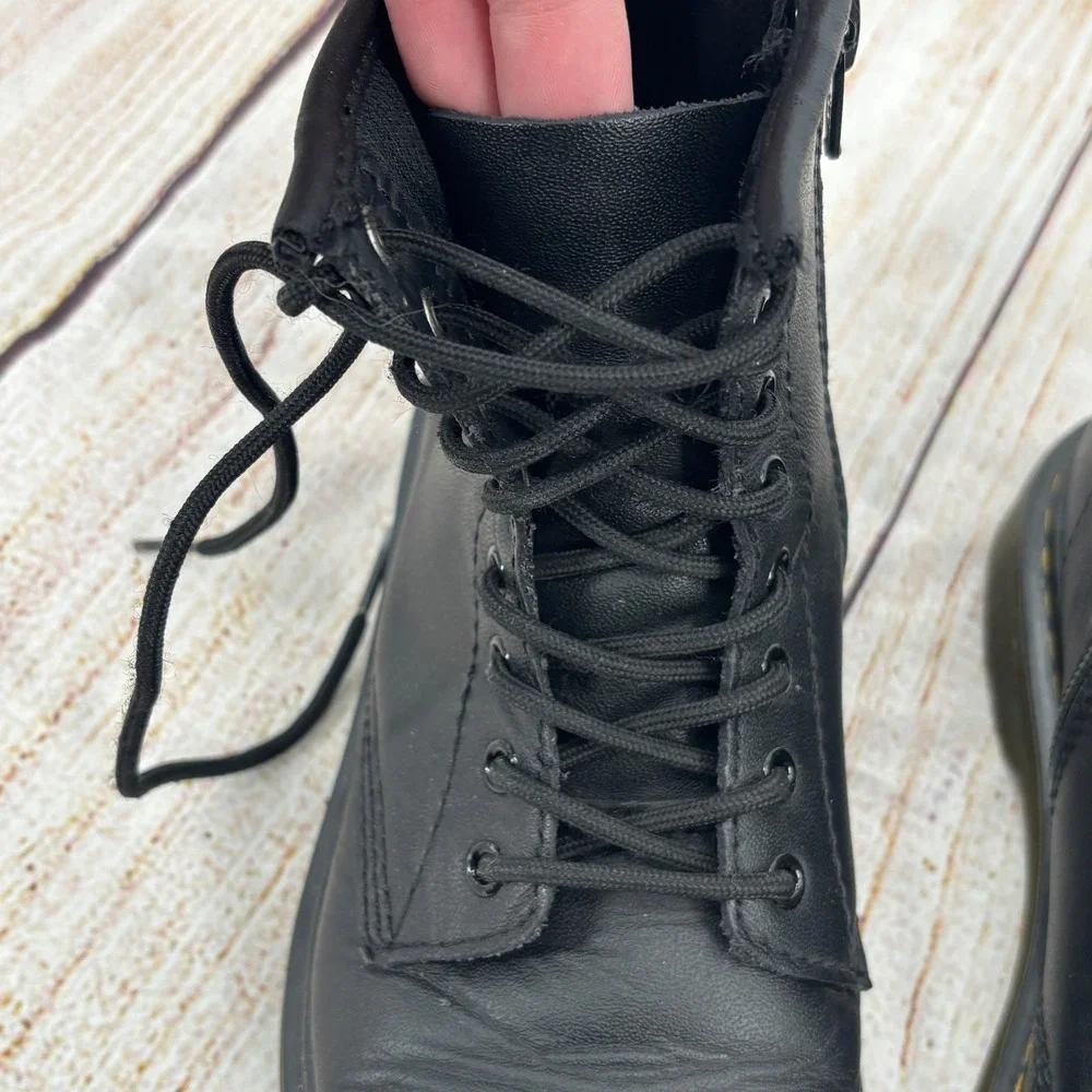 Dr. Martens Delaney Kids Black Leather‎ 8-Eye Side Zip Combat Boots Size 2 US
